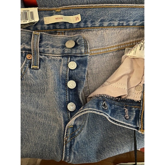 NEW Levi’s High Rise Wedgie Jean Sz 25 Tapered Leg Button Fly Medium Wash Mom - Picture 10 of 12